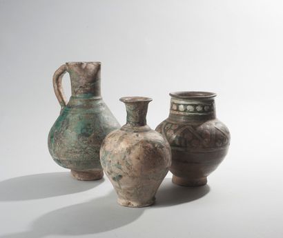 null Trois vases persans, Iran, XIIe – XIIIe siècle

Céramiques siliceuses à décor...