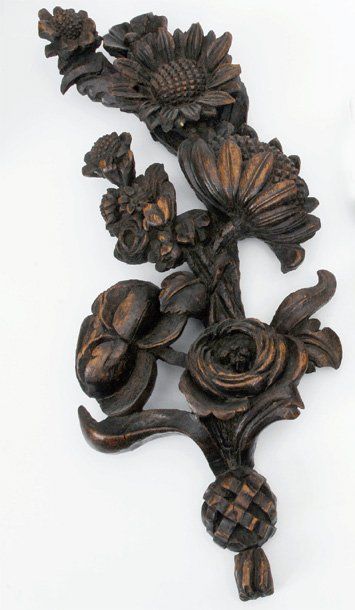 null Chute d'une branche fleurie en chêne sculpté en applique.XVIIe siècle.Haut....