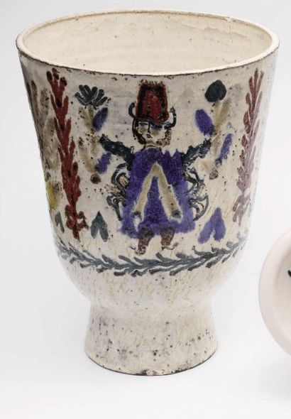 Gustave REYNAUD (1915-1972) et VALLAURIS Important vase conique sur talon tronconique,...