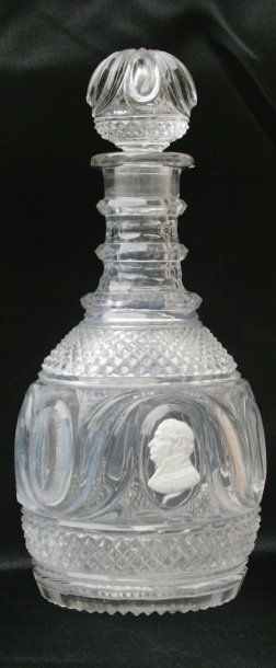 VONÊCHE Carafe et son bouchon en cristal taillé de rangées de pointes de diamants...