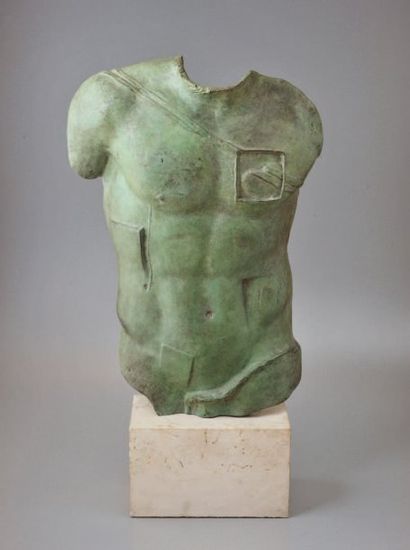 Igor MITORAJ (Né en 1944) Persée 1988 Sculpture en bronze à patine verteSignée et...