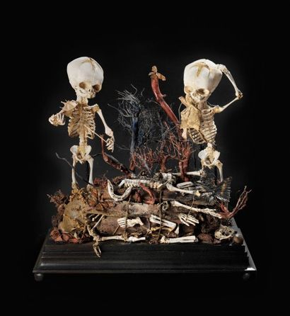 Michel de Spiegelaere Scène macabre Résine et matériaux composites. Haut. : 39 cm...