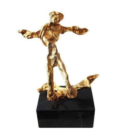 null Salvador DALI (1904-1989) 

Triton

Sculpture en bronze doré

Signée sur la...