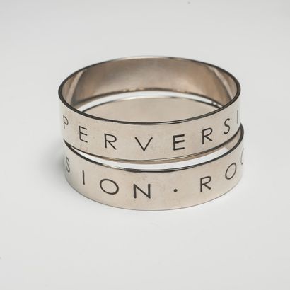 null Marcel Rochas - "Perversion" - (années 1980)

Intéressant bracelet rigide double...