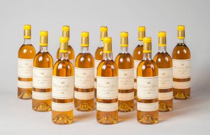 null Lot composé de 12 bouteilles de :

Château d'Yquem 1986, niveaux : 3 bas goulot,...