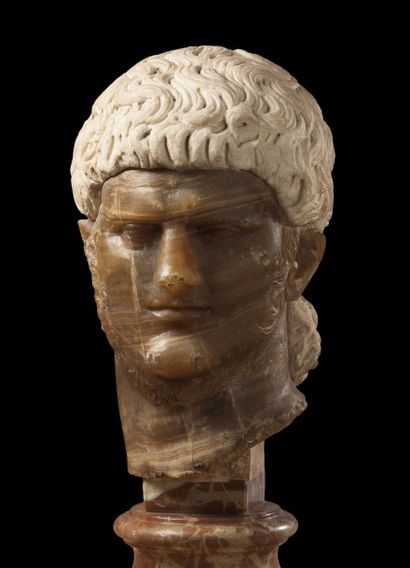 null PORTRAIT DE L’EMPEREUR NERON

Marbre et albâtre

Haut. : 42 cm

Epoque romaine

...