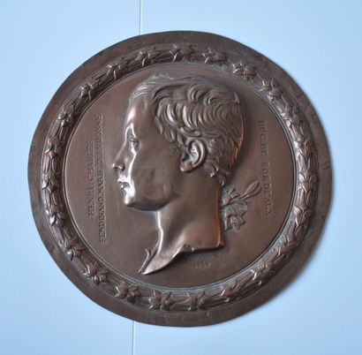 null PLAQUE en cuivre repoussé, du Duc de Bordeaux, profil gauche. « Henri.Charles.Ferdinand.Marie.Dieudonné,...
