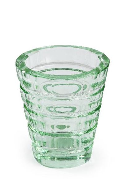 null Daum Nancy France

Vase tronconique en verre vert taillé

Haut.: 11,5 cm