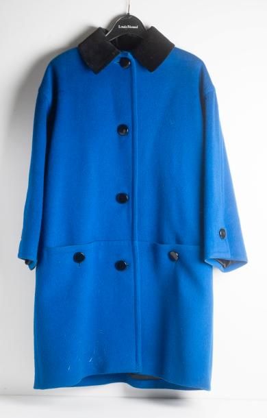 null GIVENCHY Boutique

manteau en laine et cachemire bleu. 

(petites tâches)