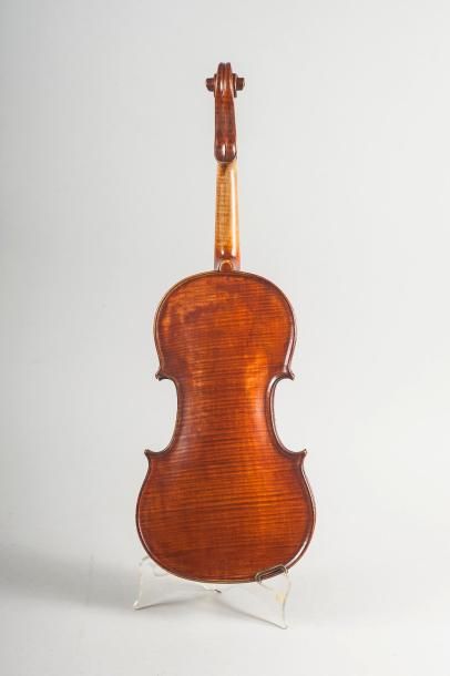 null Violon 4/4 signé au fer F.ROUDHLOFF Mauchand.

 Long.: 35,9 cm

 (bon état)