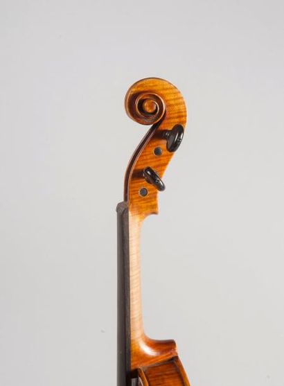 null Violon 4/4 fait par Araldo de BERNARDINI NIZZA vers 1950.

 Marqué au fer.

...