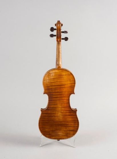 null Violon 4/4 fait par François DELPRATO 1904, n° 50

 Long. : 35,8 cm

 (excellent...