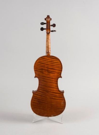 null Violon 4/4 fait par François CLAUDOT en 1894 à Dijon, n°25

 Long. : 35,9 cm

...