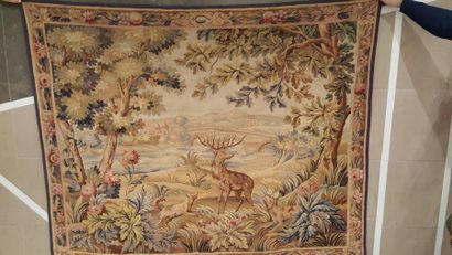 null Aubusson XIXe siècle
Tapisserie à décor d’un cerf piégé par des chiens sur fond...