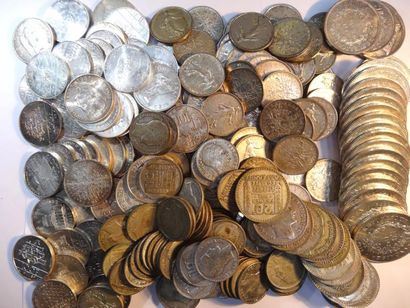 null Lot de monnaies françaises en argent : 65 pièces de 10 francs Turin, 14 pièces...