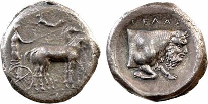 Sicile, tétradrachme, Géla, c.420-415 av. J.-C. A/Anépigraphe Bige marchant à droite,...