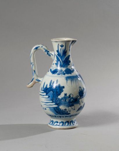 null Chine Dynastie Ming, époque Chongzhen

Verseuse en porcelaine bleue et blanc...