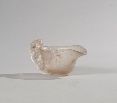 null Chine

Dynastie Qing

Tasse en cristal de roche scupltée



L 9 cm

Inclusi...