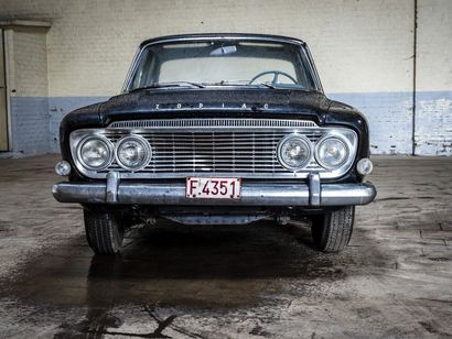 Ford Zodiac Berline Ford Zodiac Berline

N° châssis ou moteur : 214E55827

Au printemps...