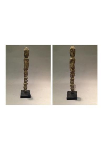 null Statuette en bois de style Dogon, Mali. Haut. : 37,7 cm.
