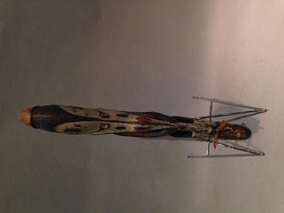 null Statue en bois de style Sépik, Nouvelle-Guinée. Haut. : 49 cm.
