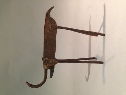 null "Fer" décoratif du Mali représentant un éléphant. Haut. : 22,7 cm.
Collection...
