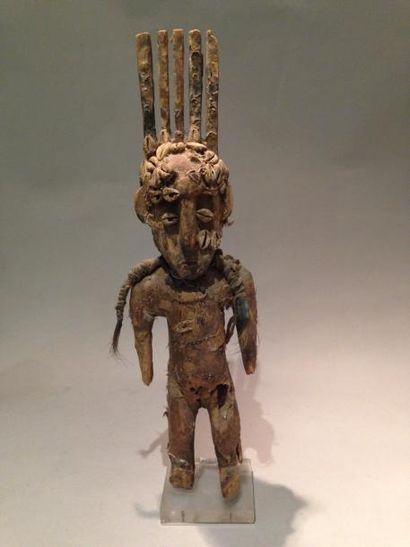 null Statue en bois de style Bambara, Mali. Haut.: 48 cm. (Accidents et manques)
Collection...