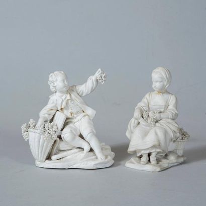 null SÈVRES

Deux figures en biscuit de porcelaine tendre représentant le jeune vendangeur...