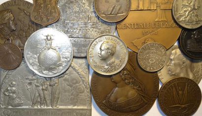 Monde, lot de 15 médailles historiques Monde, lot de 15 médailles historiques 
TTB...