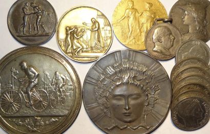 Lot de 6 médailles en argent, joint 6 pièces de 10 Francs Turin argent Lot de 6 médailles...
