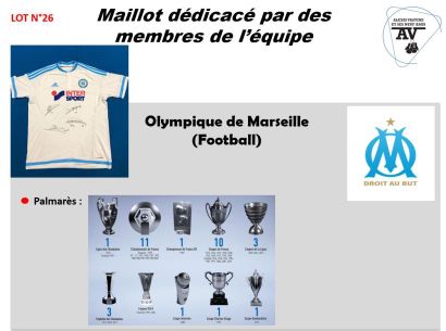 null EQUIPE 

FOOTBALL 

MAILLOT CLUB FOOT OM 

MAILLOT SIGNE PAR EQUIPE 