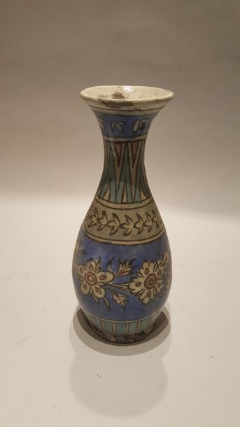 null Vases Iran long col vers 1900 Haut. : 29 cm