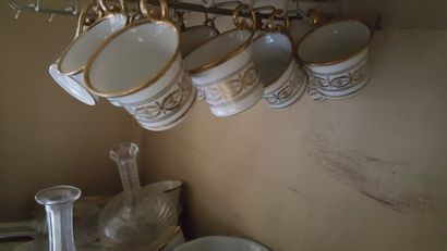 null Lot de céramiques diverses dont tasses à café et tasses à moka en porcelain...