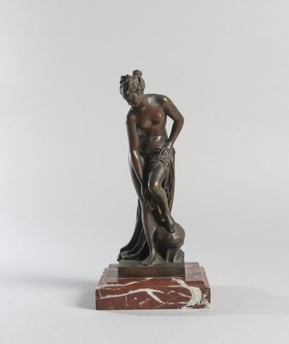 null Sculpture en bronze représentant Vénus au bain