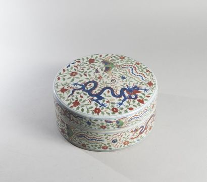 null Boîte en porcelaine à décor de dragon