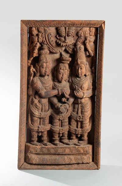 null ENSEMBLE DE DEUX STELES en bois figurant le mariage de Parvati et Chiva. Probablement...