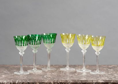 null SAINT LOUIS Suite de six grands verres en cristal, modèle TOMMY de couleurs...