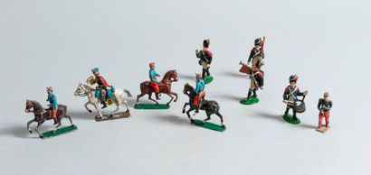 null Lot de soldats de plomb dont : 
Sept cavaliers et deux fantassins CBG
3 fantassins...