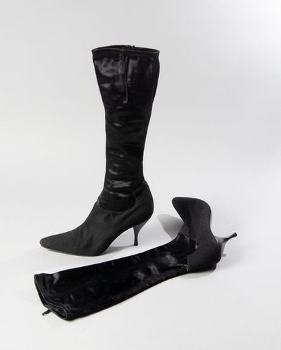 null Donna KARAN

Paire de bottes chaussettes en spandex et lainage noir, fermeture...