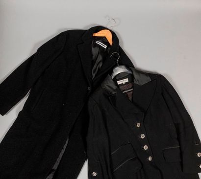 null Gil SANDER, Isabelle ALLARD

Lot composé d'un manteau en lainage bouclette noir,...