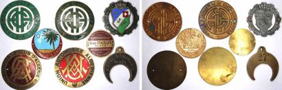 null Algérie, lot de badges de l'Automobile Club, section d'Alger et divers, s.d....