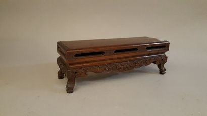 null Table de lettré indochinois en bois sculpté