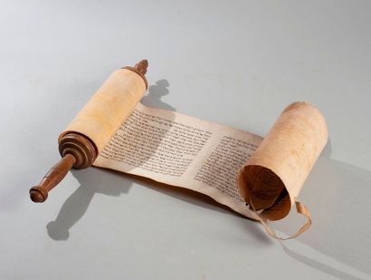 null Livre d'Esther, manuscrit sur vélin, XIXe siècle. Long. totale 240 cm