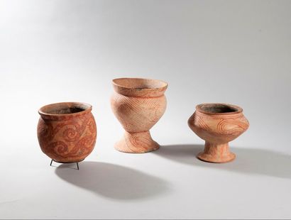 null Thailande, Ban Chiang (1500-900 avant J.C). Lot de trois vases en terre cuite...