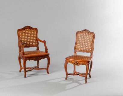 null MOBILIER MINIATURE - Fauteuil et chaise canée, style Louis XV. Fauteuil: 25...