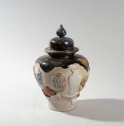 (ex 213) Vase balustre en grès partiellement...