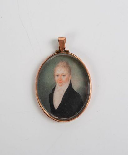 null Ecole FRANCAISE vers 1820

Portrait d’homme

Gouache ovale.

4,5 x 3,5 cm

Dans...