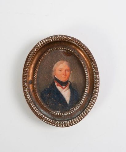 null Ecole ANGLAISE vers 1800

Portrait de militaire

Gouache ovale.

5,2 x 4,2 cm

Provenance...
