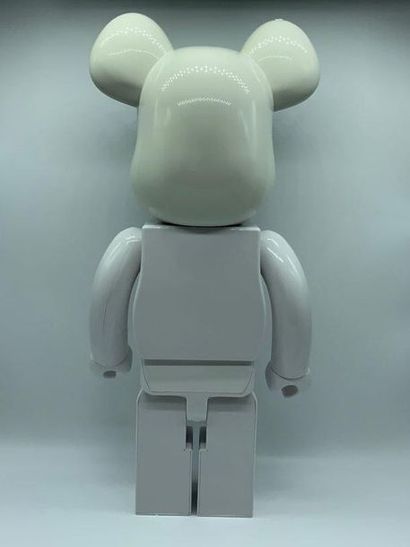 Bearbrick Prototype Blanc 1000%



Figurine en vinyle peint 

Empreinte sous le pied

Avec...