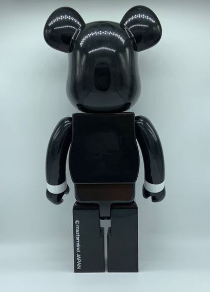 Bearbrick Mastermind Japan 1000%, 2006 



Figurine en vinyle peint 

Empreinte sous...